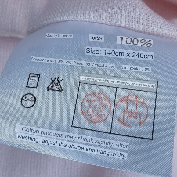 Balenciaga 100% Cotton Towel Bed Sheet in Pink - Picture 14 of 14